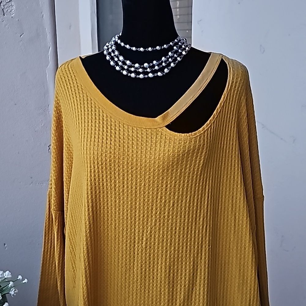 Golden colored pullover waffle weave top size 18/20 by Cato